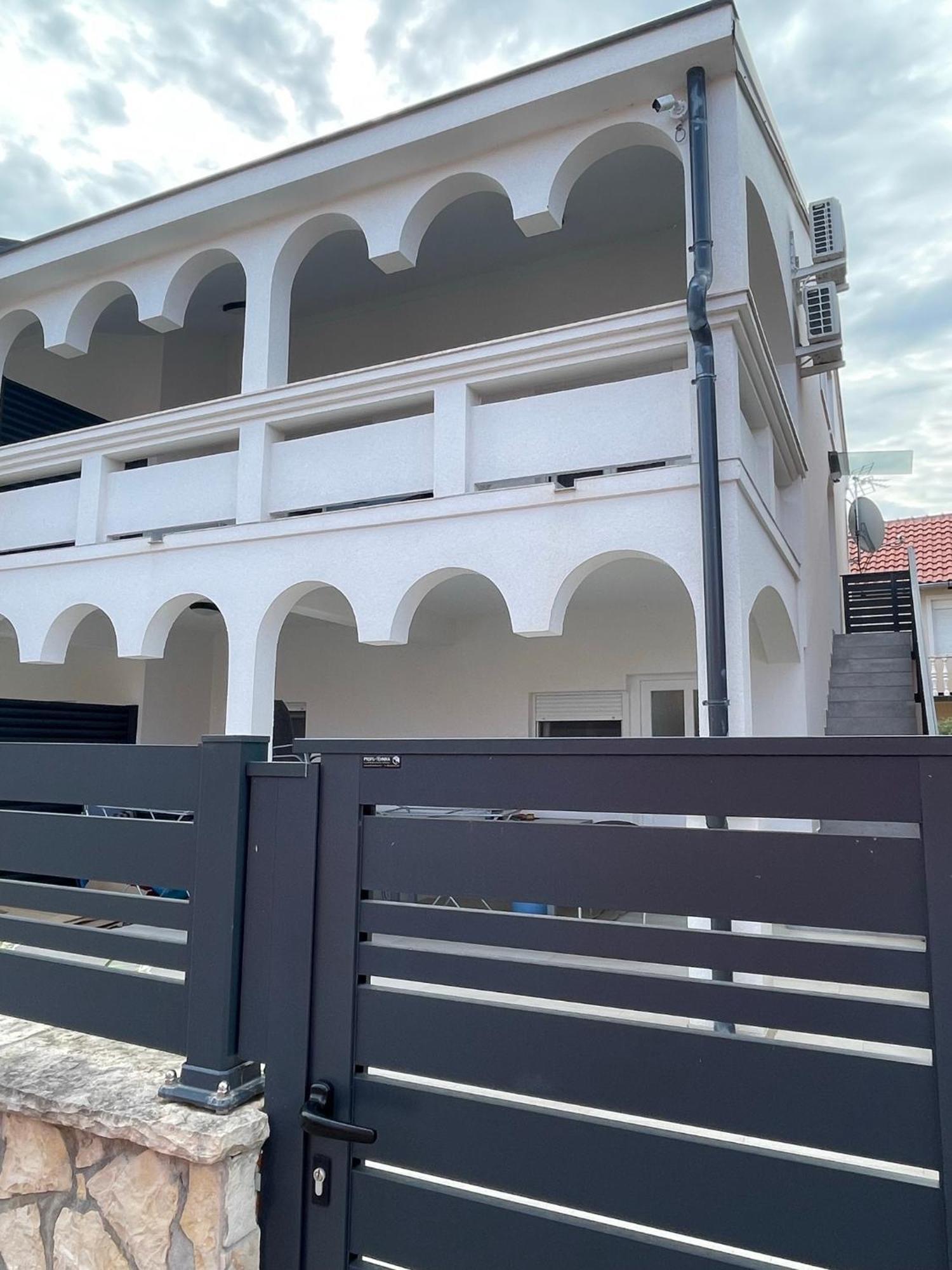 Apartmenthouse Ines Vir Luaran gambar