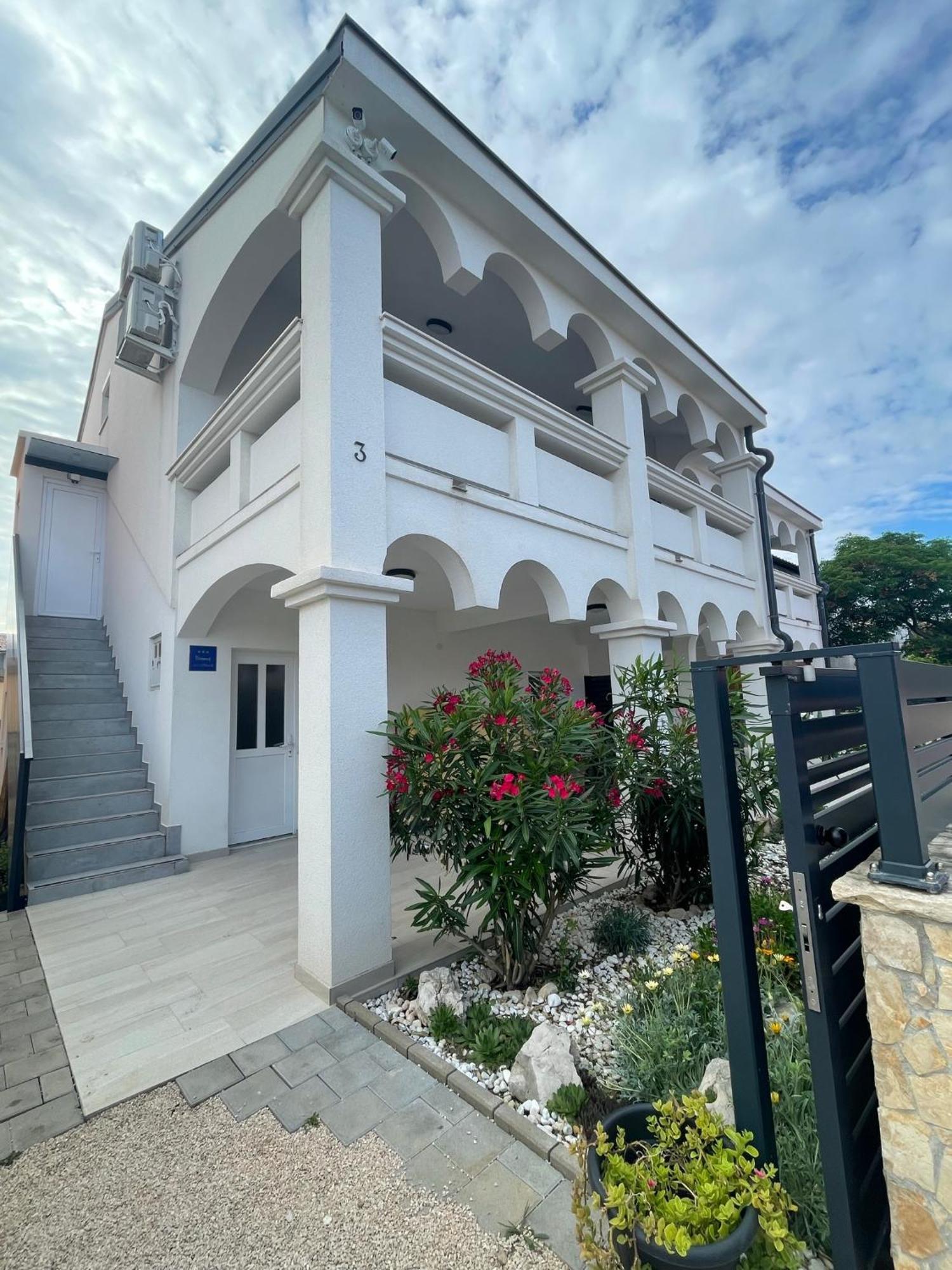 Apartmenthouse Ines Vir Luaran gambar